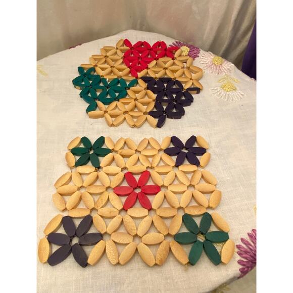 Set of 2, Vintage Wooden Beaded Trivets/Hot Pads, 1 round(ish), 1 rectangular. - Picture 11 of 12